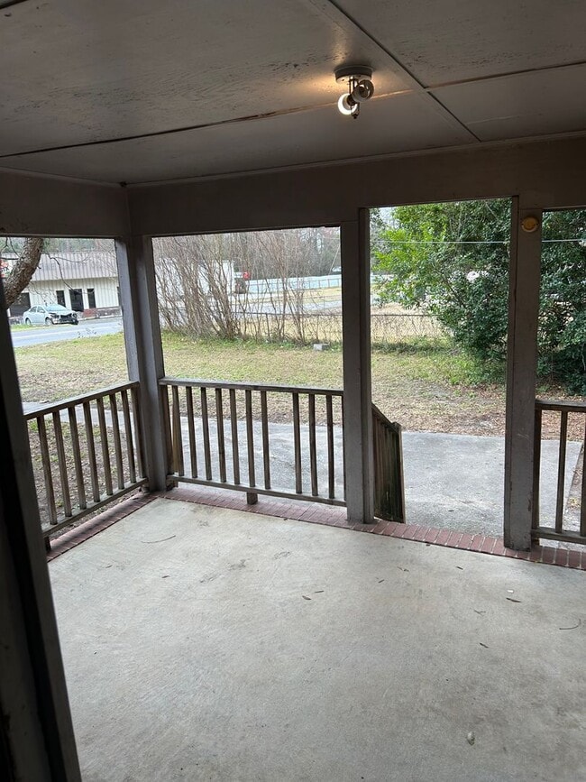 Building Photo - 321 Soperton Ave