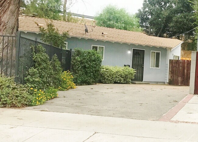 Building Photo - 5506 Colfax Ave