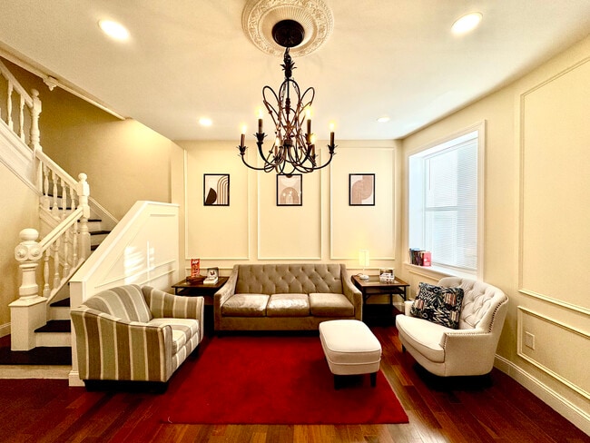 Shared living room - 1906 Madison Ave