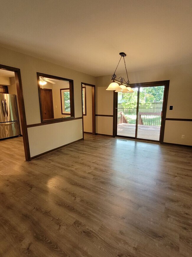 Foto del edificio - 3 bed, 3 bath home off Chapel Hill Road