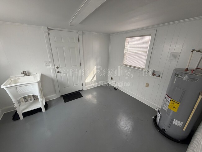 Building Photo - 1228 Griffin St