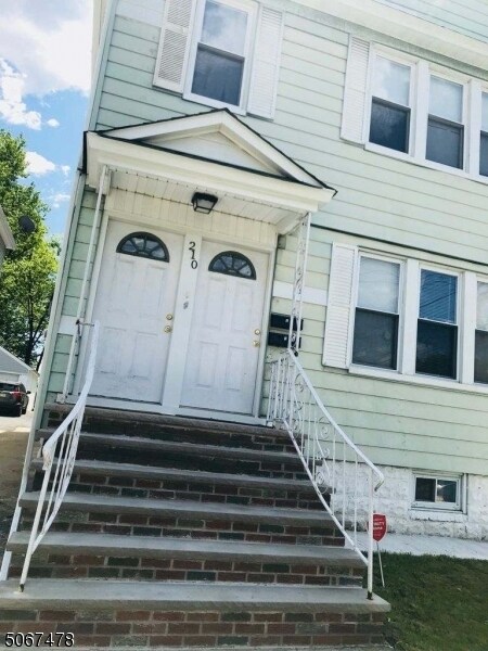 Building Photo - 210 E 9th Ave