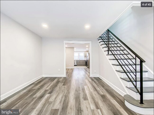 Foto del edificio - 6481 Ross St
