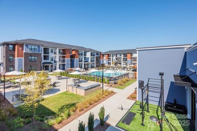 Building Photo - 1035 Strensall Ln