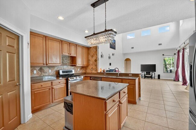 Photo - 3769 Victoria Rd House