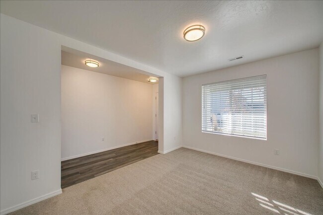 Foto del edificio - Newer Construction Two Story Home in Meridian