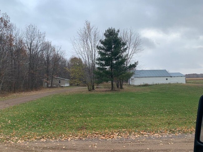 Building Photo - 3 Bed, 2 Bath Single Family home - Pierz -...