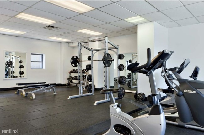 Foto del edificio - 3 br, 1 bath  - 20 W 34th St