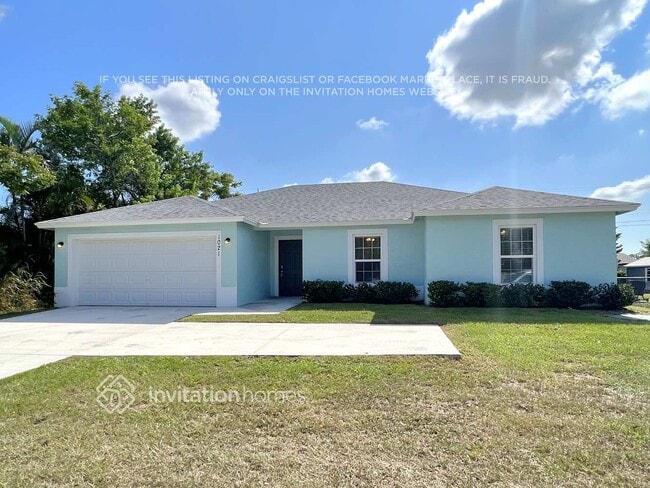 Building Photo - 1021 SE Airoso Blvd
