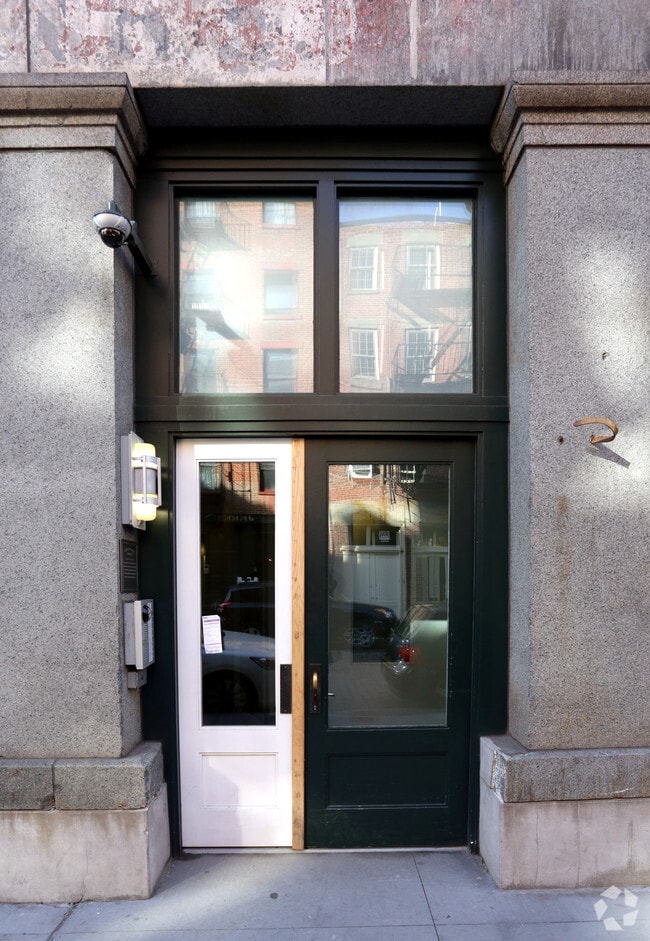 Building Photo - 229-235 Front St
