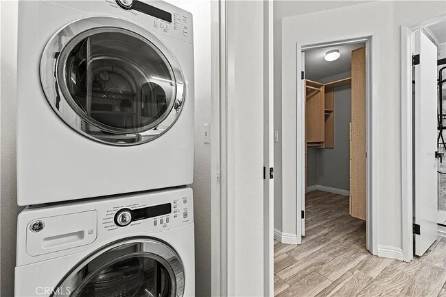 Building Photo - 24143 Del Monte Dr.