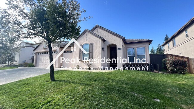 Foto del edificio - Spacious Folsom 4bd/3ba Home With 3 Car Garage!
