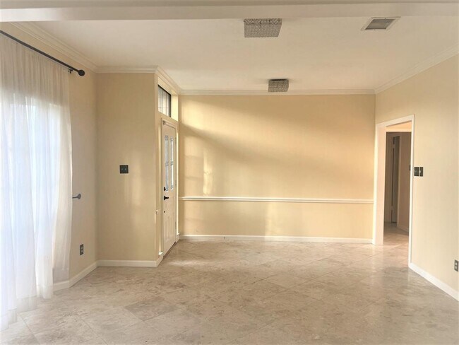 Foto del edificio - 16215 Rainbow Lake Rd