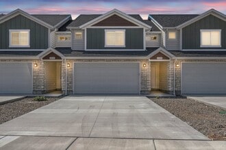 Building Photo - 1226 1050