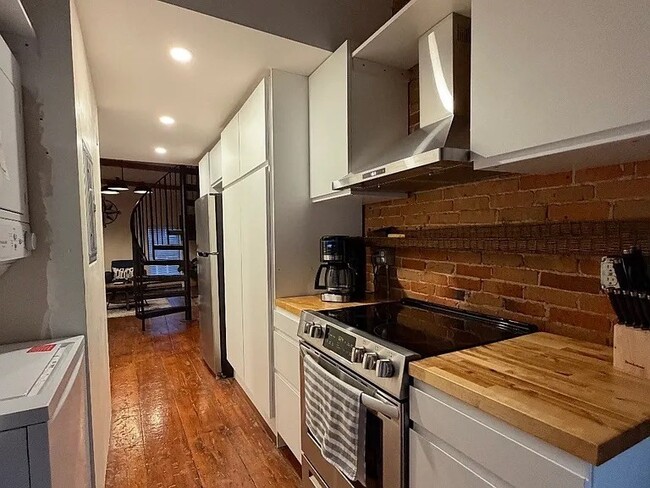 Building Photo - 25 State St