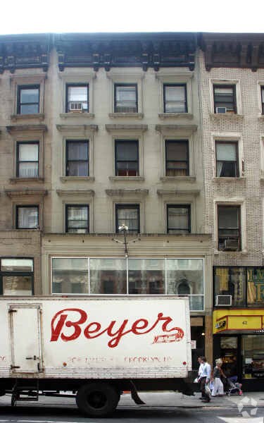 Building Photo - 40 W 56th St