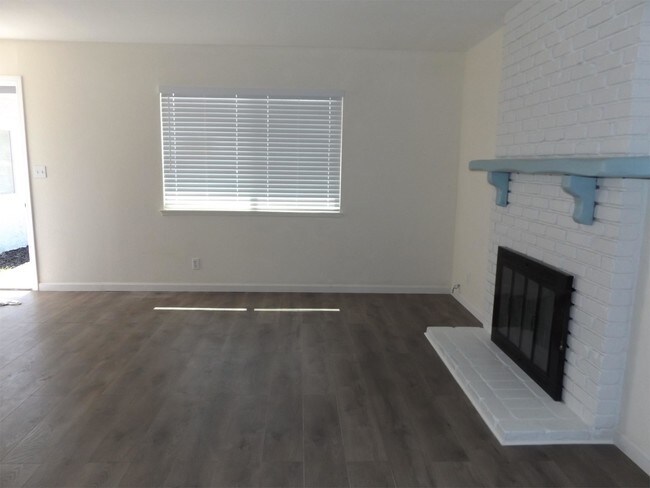 Building Photo - 1808 Calico Dr