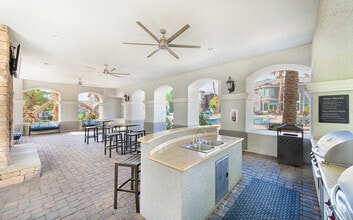 Building Photo - MAA Palm Vista