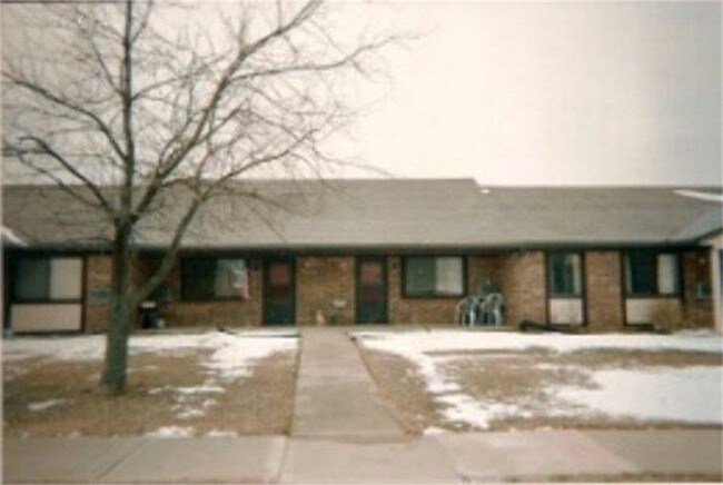 Building Photo - 202 N Maple St