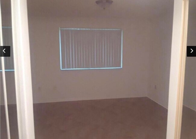 Foto del edificio - 100 Crestwood Ct N