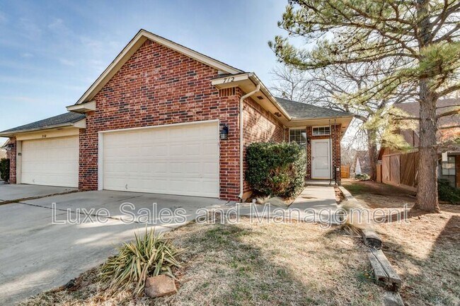 Foto del edificio - 712 Rockridge Cir