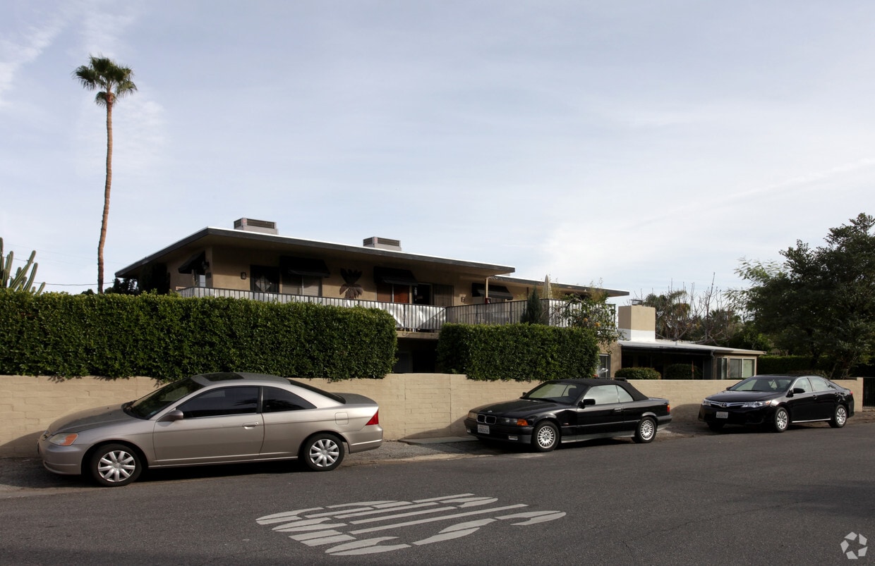 Building Photo - 487 W Arenas Rd