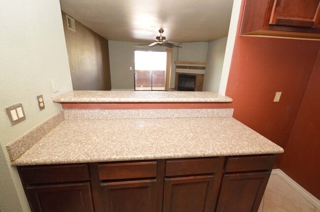 Foto del edificio - 2nd Floor Condo in a Gated Community