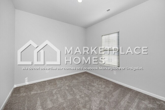 Building Photo - 14773 Mountain Strm Dr