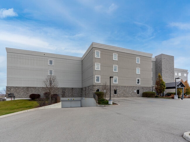 Building Photo - Baypoint Villas Apartments