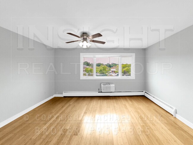 Building Photo - 39 Willow St
