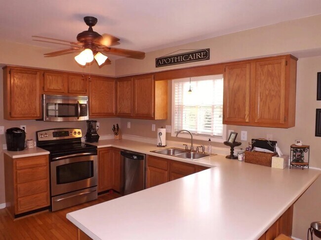 Building Photo - 8177 Autumn Ln
