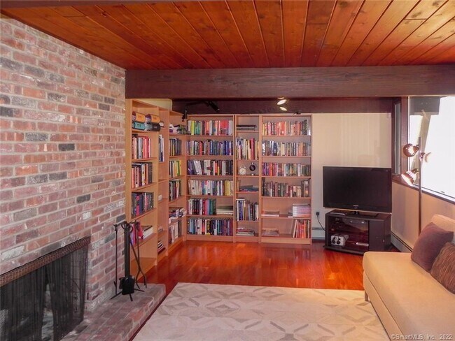 Foto del edificio - 361 Mill Rd
