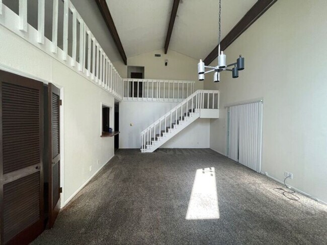 Building Photo - 6003 S Marion Ave