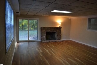 Building Photo - 40 Lanneau Dr