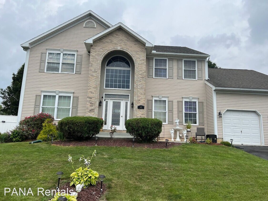 47 Versailles Ct, Reading, PA 19605 House Rental in Reading, PA