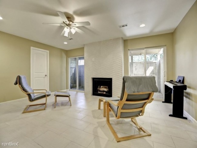 Building Photo - 3 br, 3 bath  - 510 E Ponce de Leon Ave Apt I