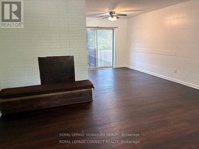 Building Photo - 4130 Lawrence Ave E