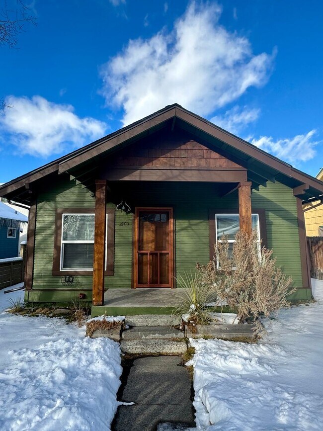 Foto del edificio - Adorable 3 bed/ 1 bath Home Desirably Loca...