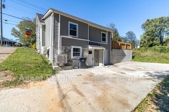 Building Photo - 128 Pickering St