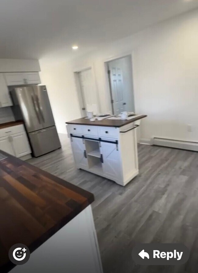 Cocina - 384 Sylvan Ave