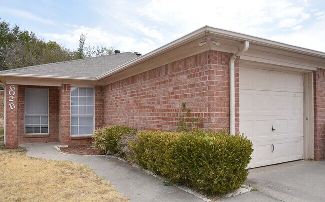 Foto del edificio - 602 Crestridge Ct