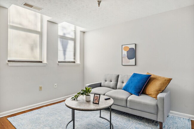 Foto del edificio - 236 E Kentucky St