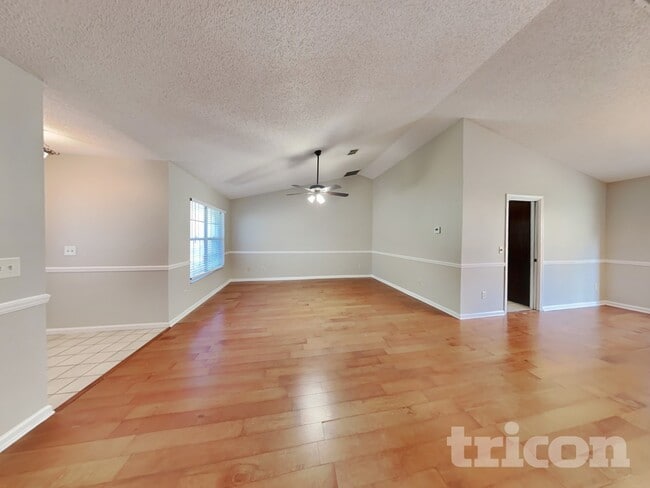 Foto del edificio - 1133 Linwood Loop