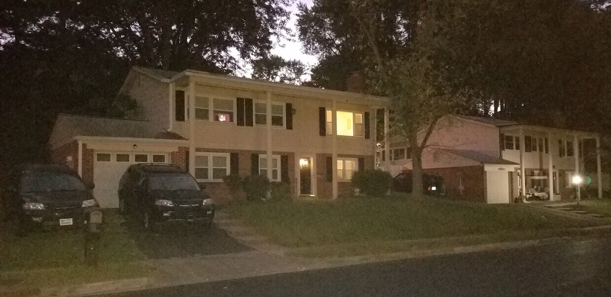 13430 Kingsman Rd Unit Apt lvl 2, Woodbridge, VA 22193 Apartments in