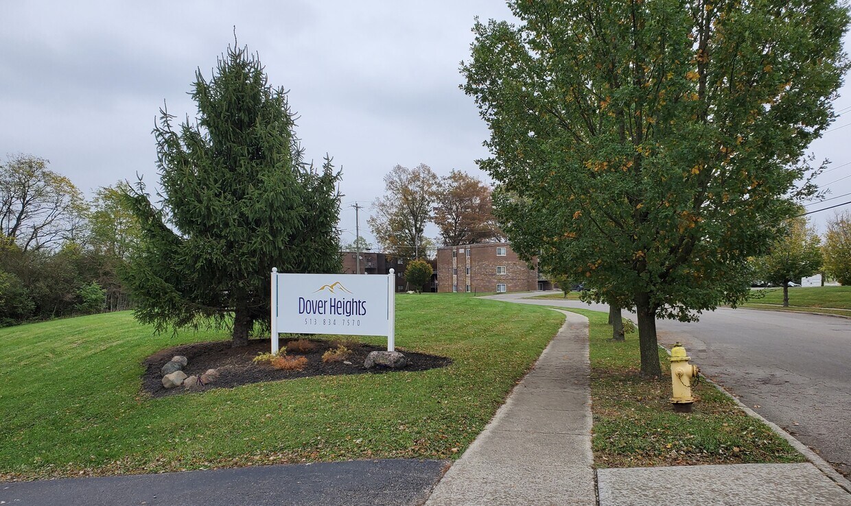 Dover Heights Apartments 3775 Westmont Dr Cincinnati, OH