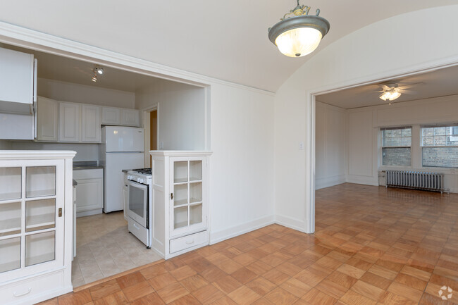 2HAB, 1BA - Carlton Apartments