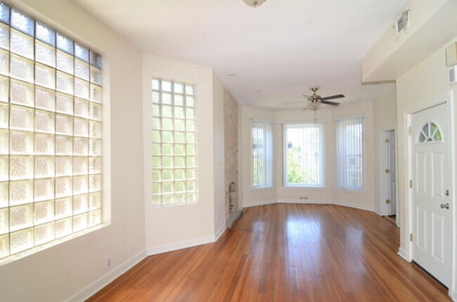 Foto del edificio - 2519 N Francisco Ave