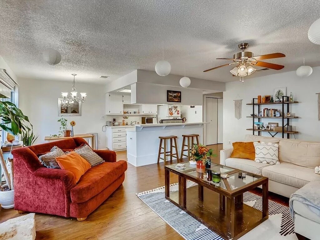 Interior - 2502 Dana Cove