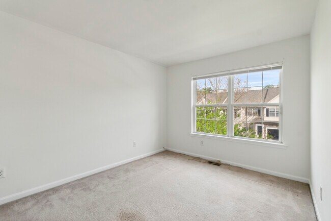 Foto del edificio - 232 Tall Pines Dr