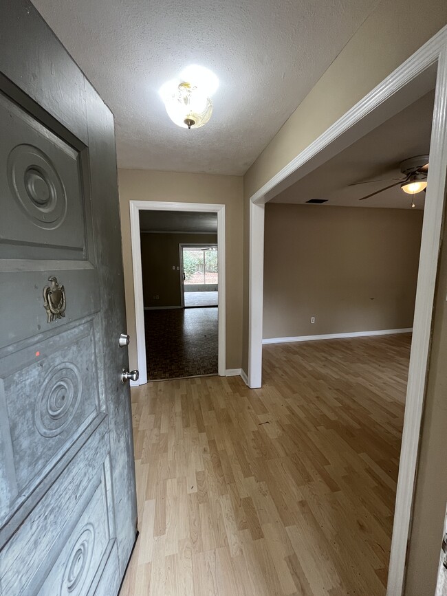 Foto del edificio - 211 Henderson St